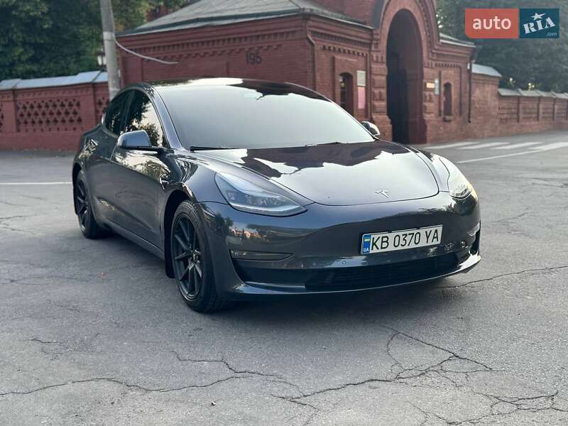 Tesla Model 3 2022