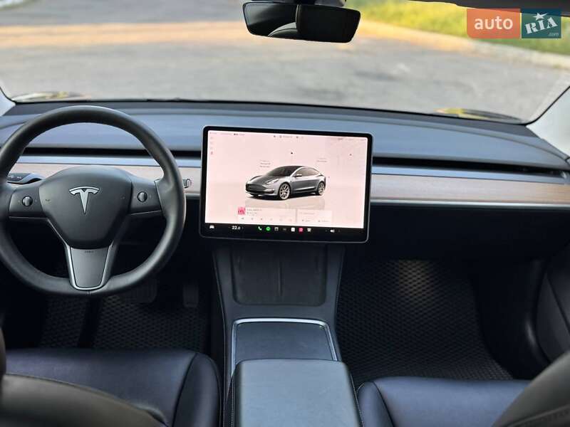 Tesla Model 3 2022