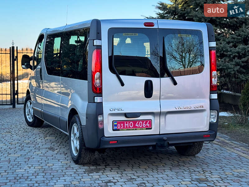 Opel Vivaro 2011