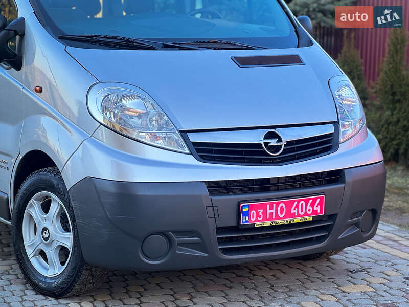Opel Vivaro 2011
