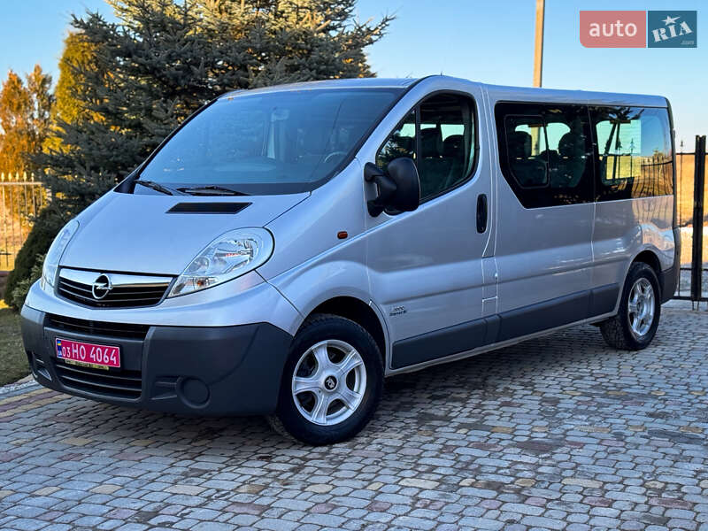 Opel Vivaro 2011