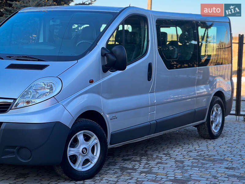 Opel Vivaro 2011