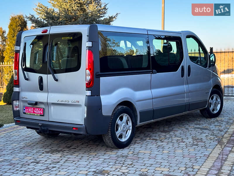 Opel Vivaro 2011