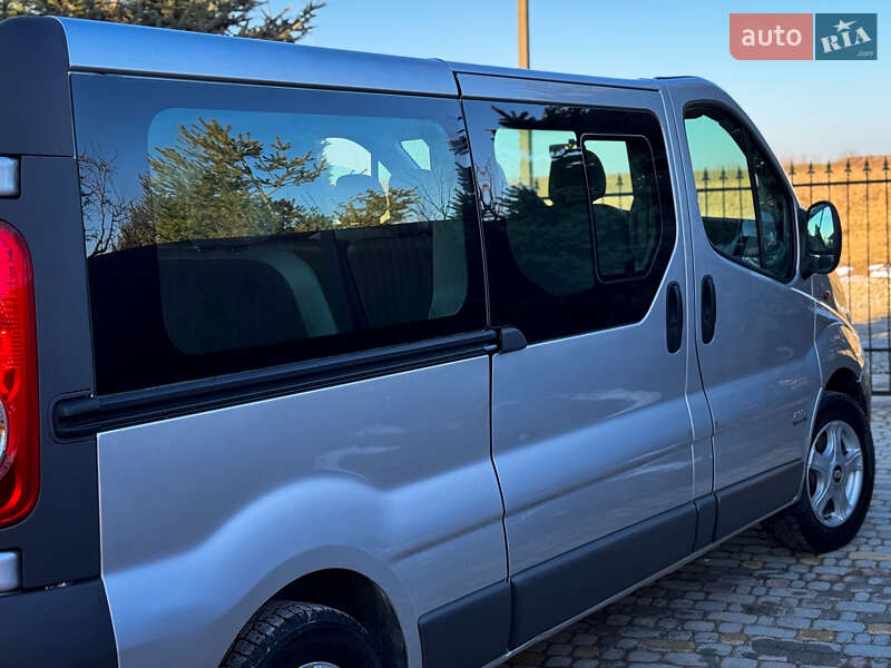 Opel Vivaro 2011