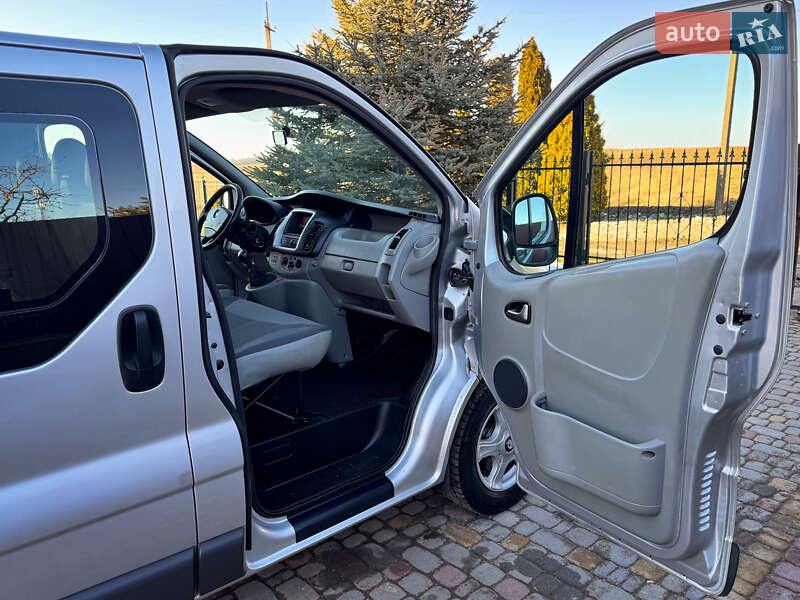Opel Vivaro 2011