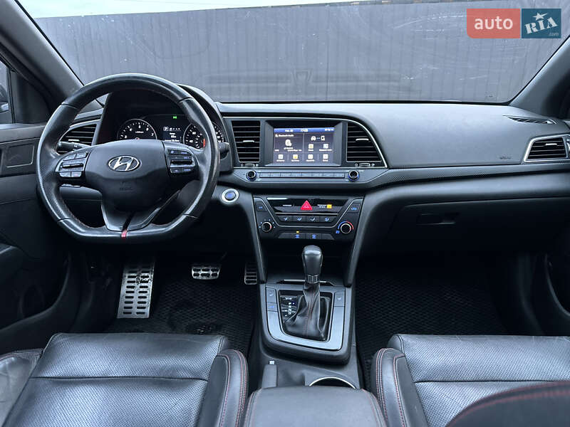 Hyundai Elantra 2018