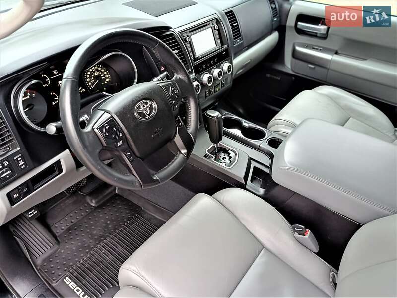Toyota Sequoia 2018