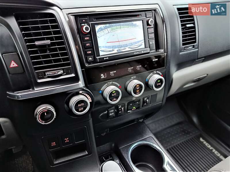 Toyota Sequoia 2018