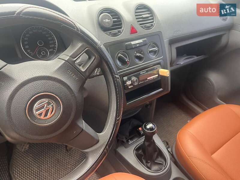 Volkswagen Caddy 2011