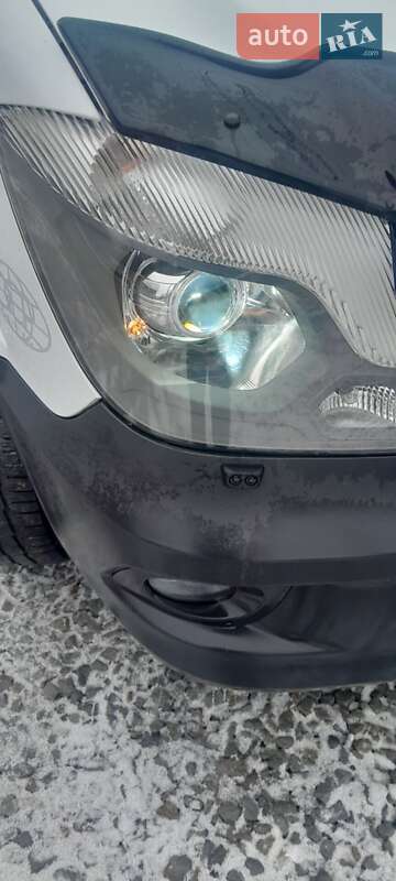 Mercedes-Benz Sprinter 2012