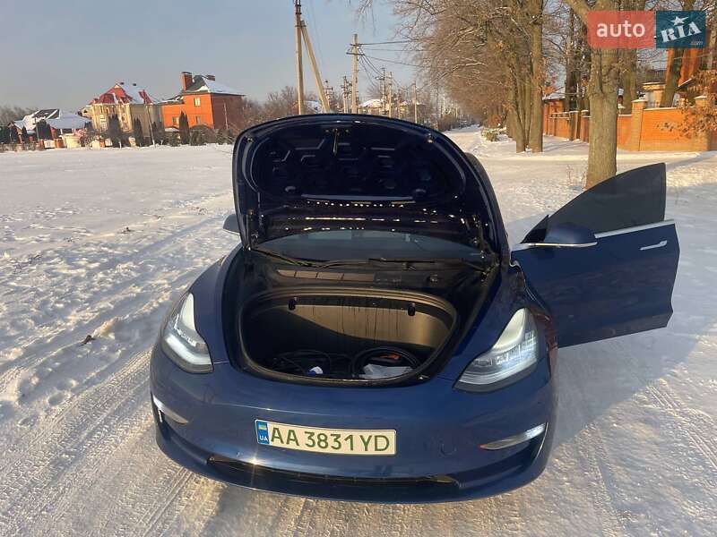 Tesla Model 3 2020