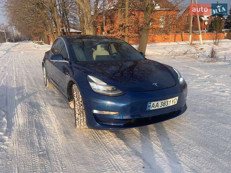 Tesla Model 3 2020