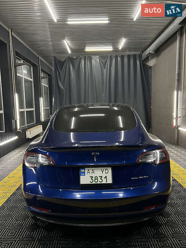 Tesla Model 3 2020