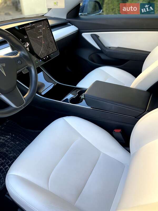 Tesla Model 3 2018