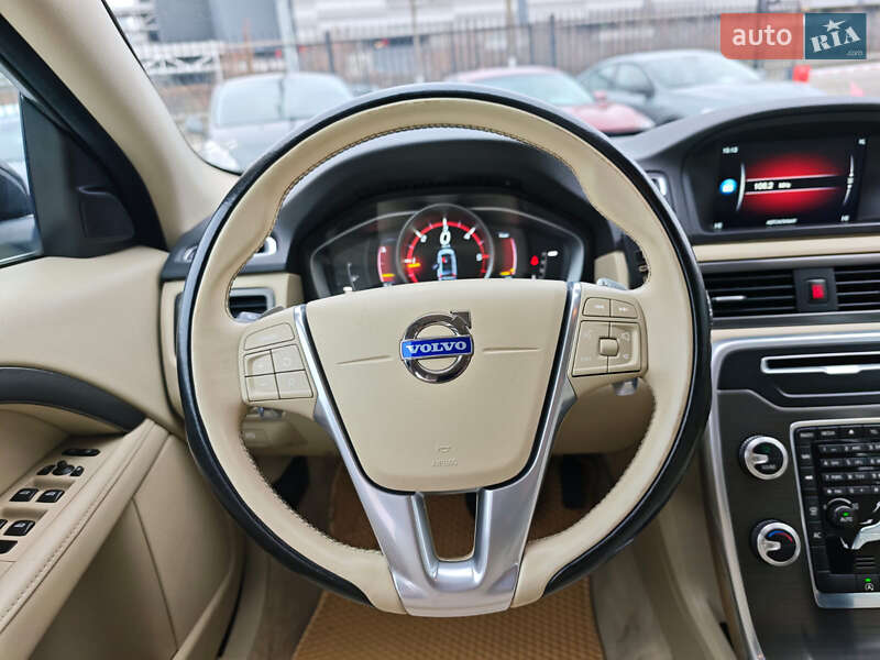 Volvo V70 2014