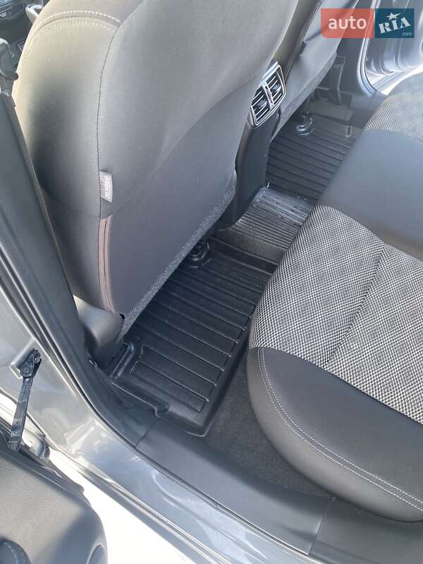 Nissan Rogue Sport 2019