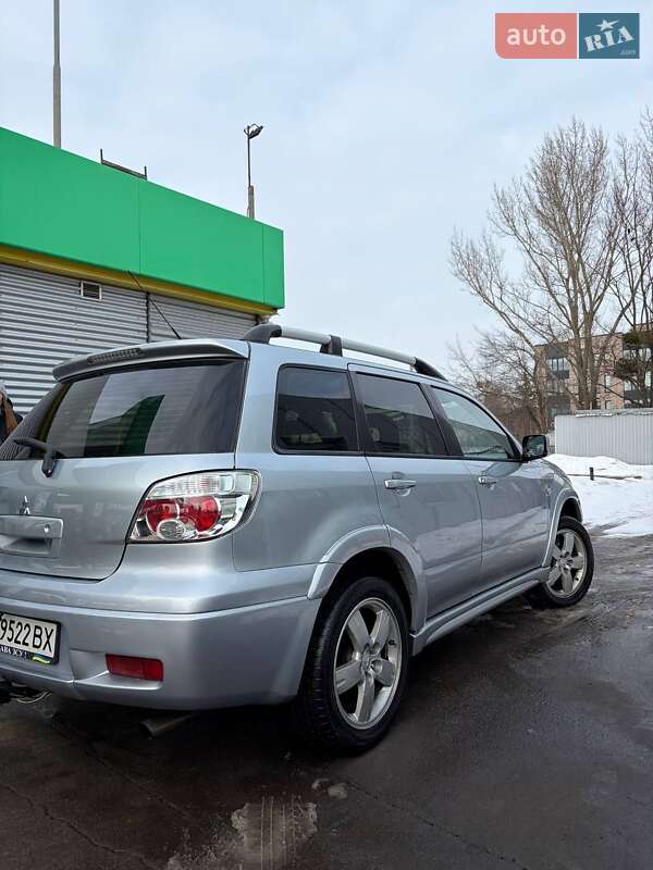 Mitsubishi Outlander 2008