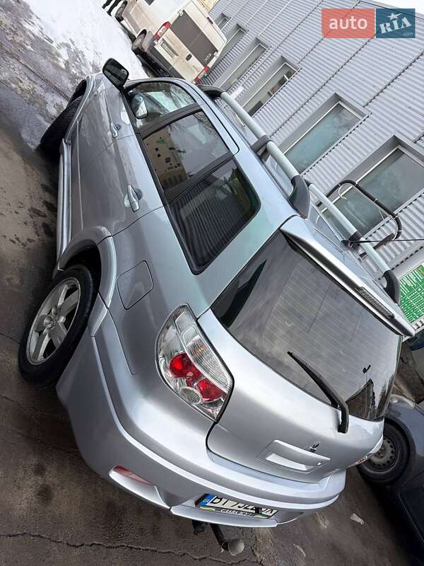 Mitsubishi Outlander 2008