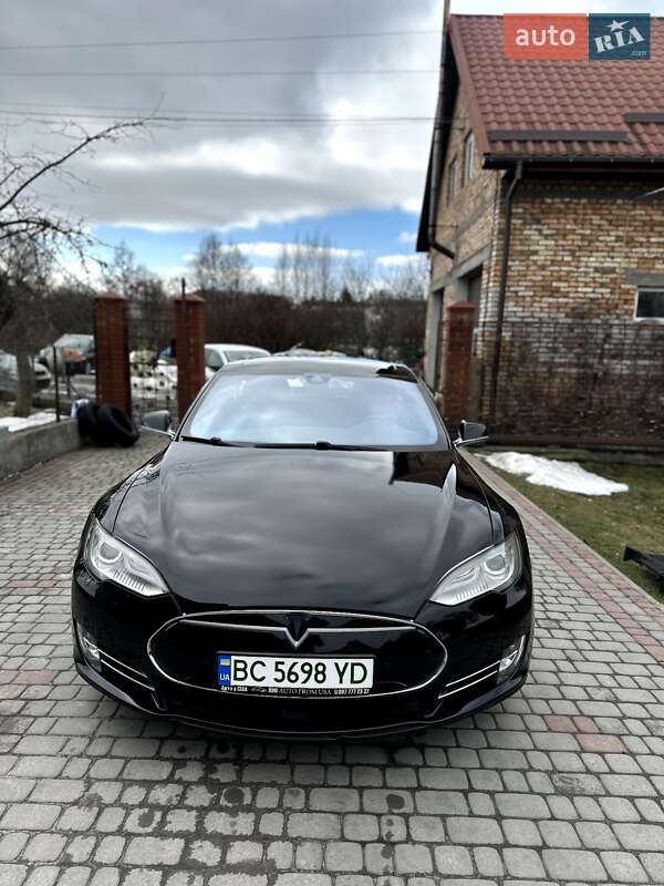 Tesla Model S 2015