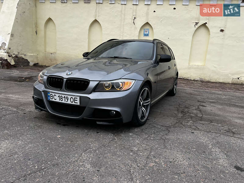 BMW 3 Series 2011