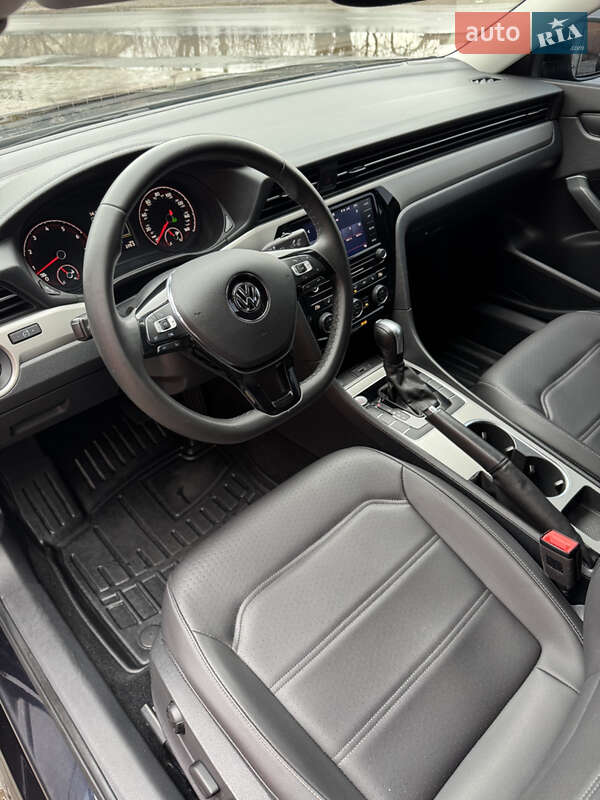 Volkswagen Passat 2021