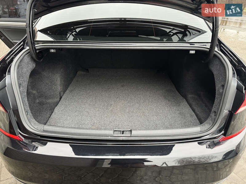 Volkswagen Passat 2021