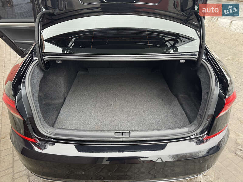 Volkswagen Passat 2021