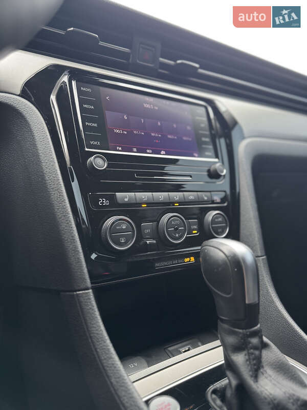 Volkswagen Passat 2021