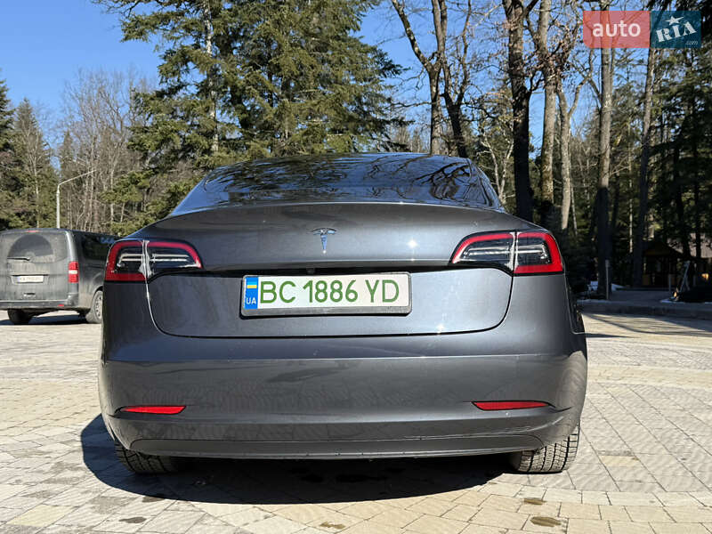 Tesla Model 3 2023