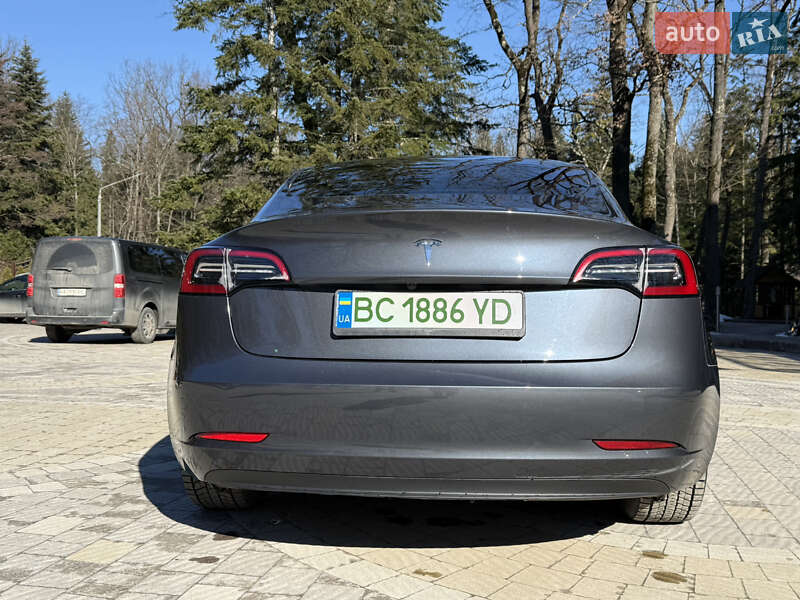 Tesla Model 3 2023