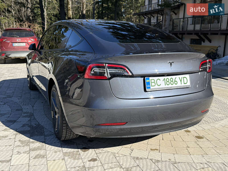 Tesla Model 3 2023