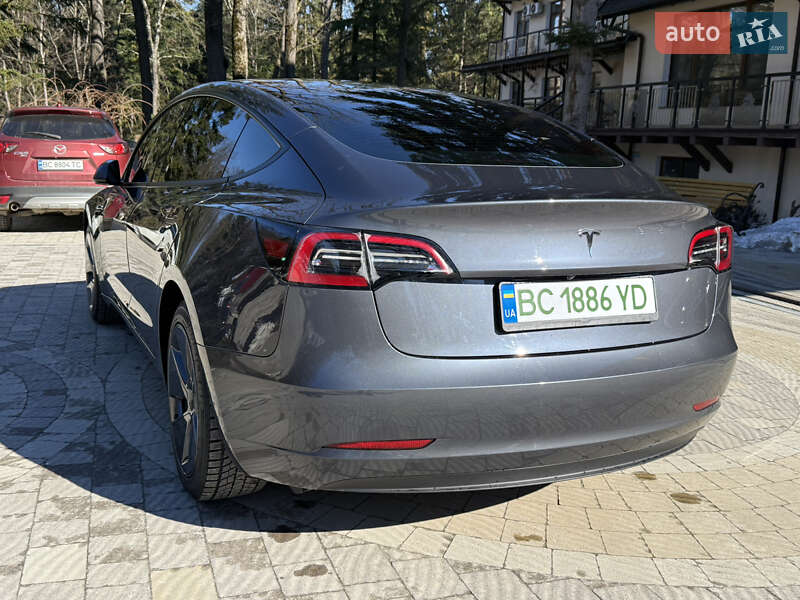 Tesla Model 3 2023
