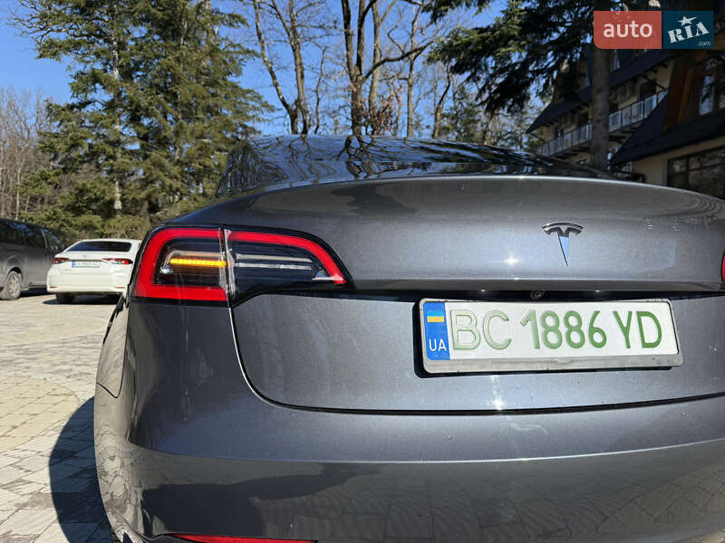 Tesla Model 3 2023