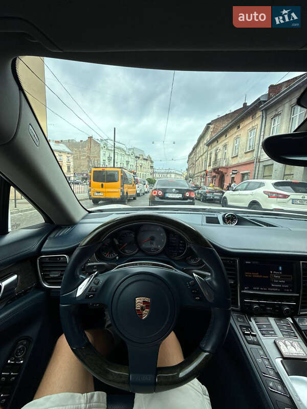 Porsche Panamera 2012