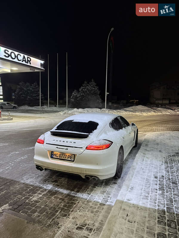 Porsche Panamera 2012