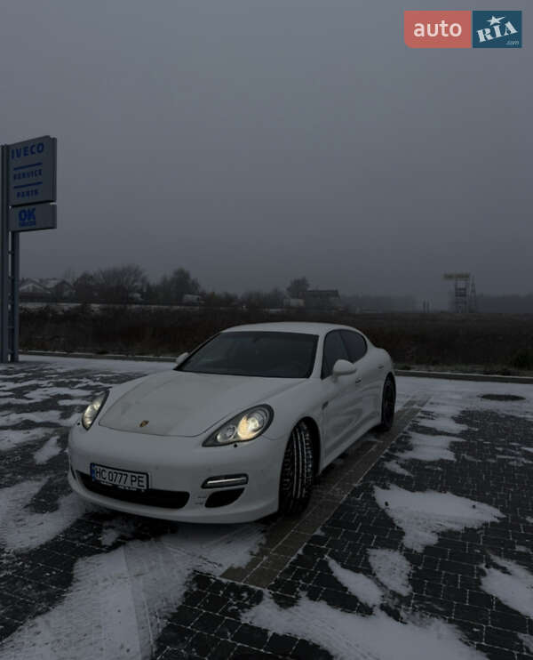 Porsche Panamera 2012