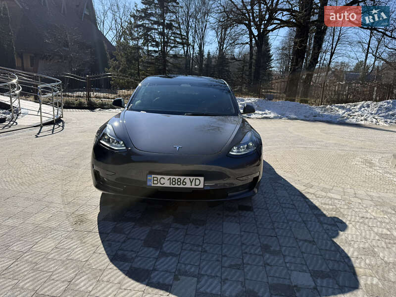 Tesla Model 3 2023