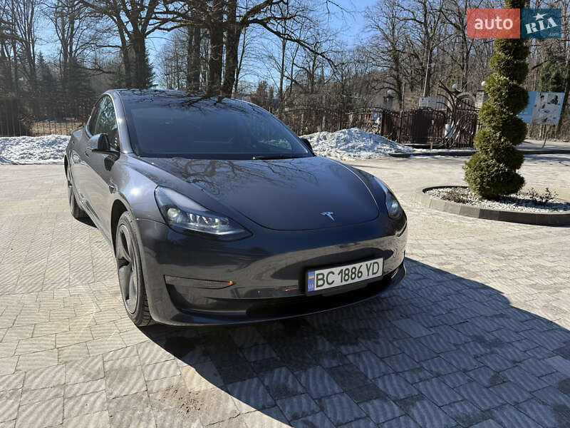 Tesla Model 3 2023