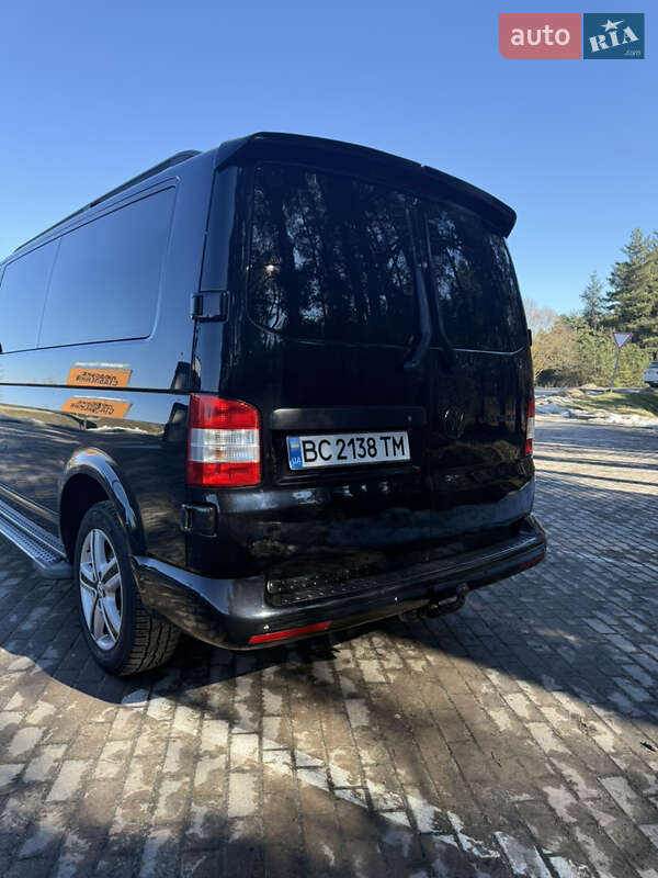 Volkswagen Caravelle 2014