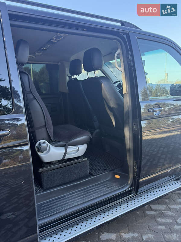 Volkswagen Caravelle 2014