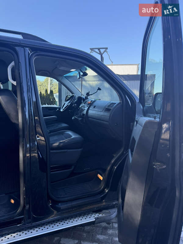 Volkswagen Caravelle 2014