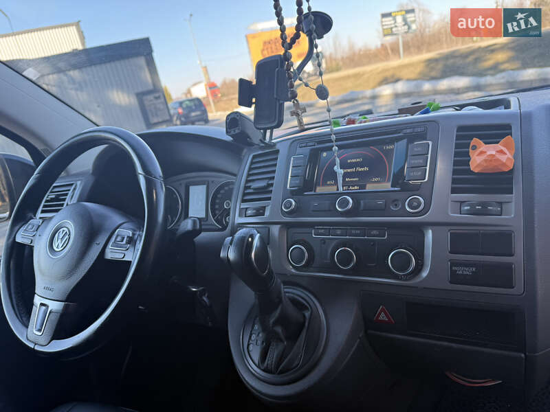 Volkswagen Caravelle 2014