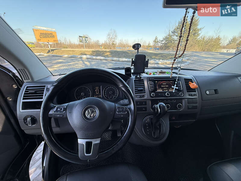 Volkswagen Caravelle 2014