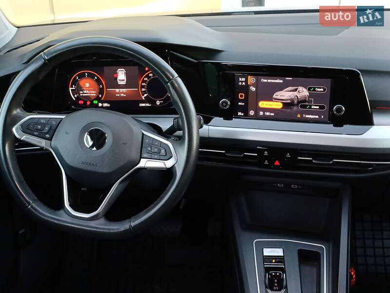 Volkswagen Golf 2021