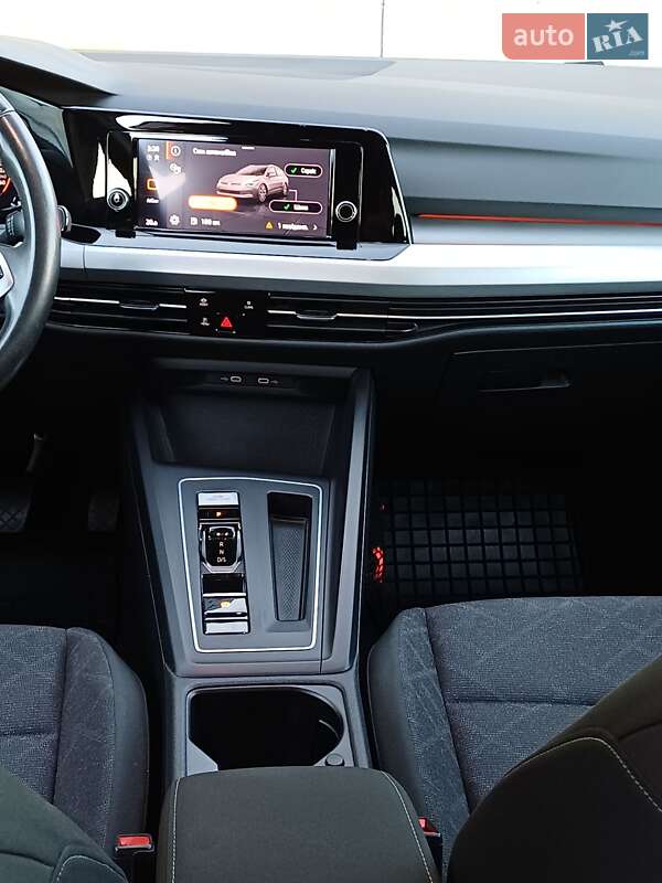 Volkswagen Golf 2021