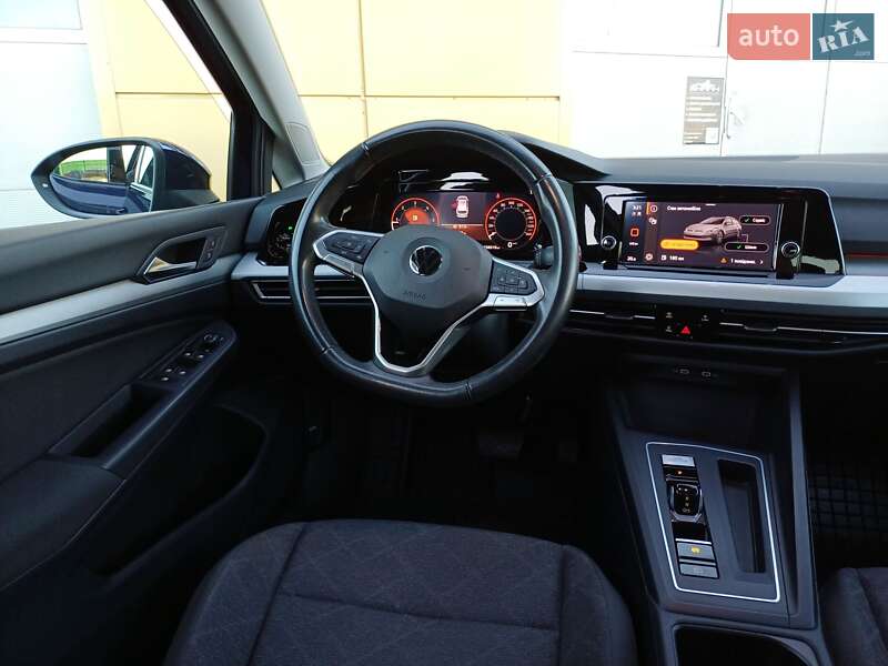 Volkswagen Golf 2021