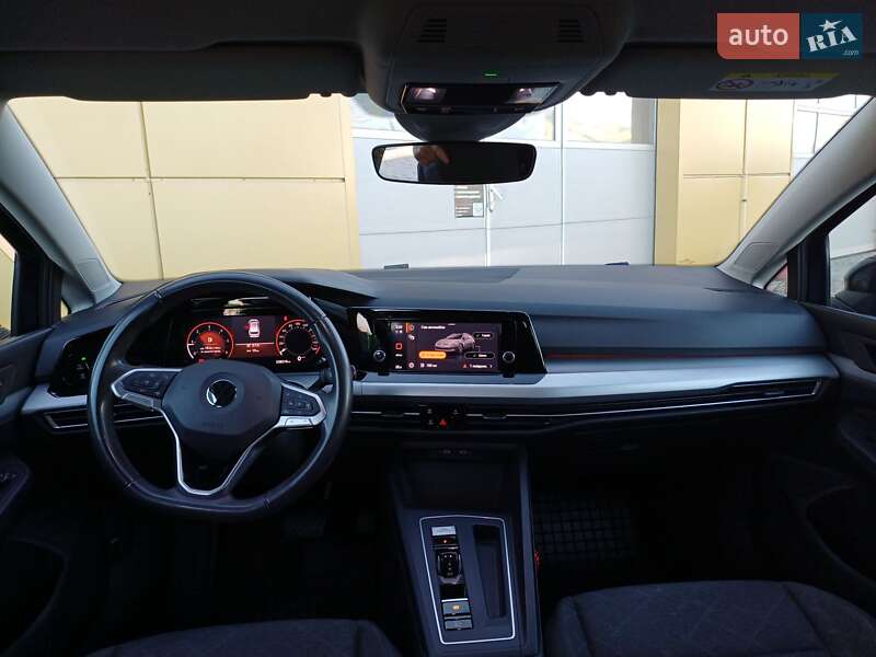 Volkswagen Golf 2021