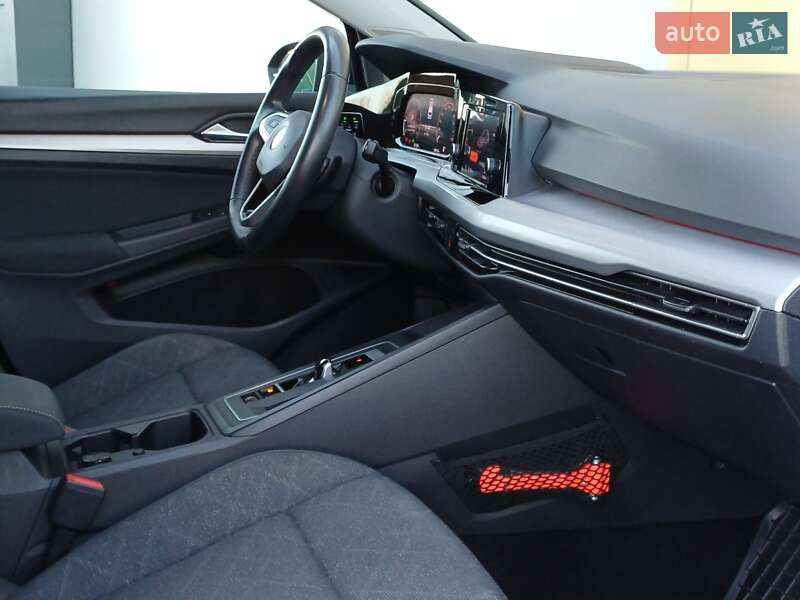 Volkswagen Golf 2021