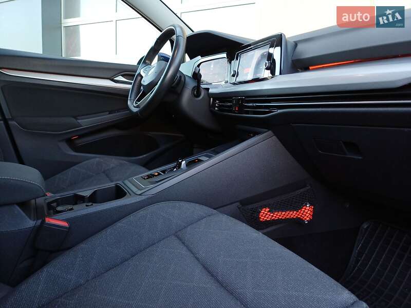 Volkswagen Golf 2021