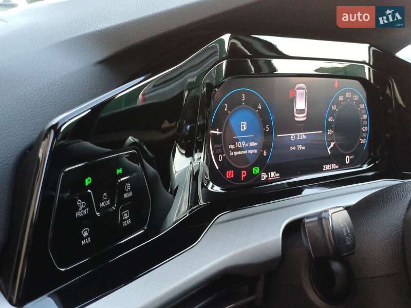 Volkswagen Golf 2021